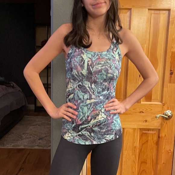 🍋 LULULEMON RACERBACK TANK - Picture 2 of 5